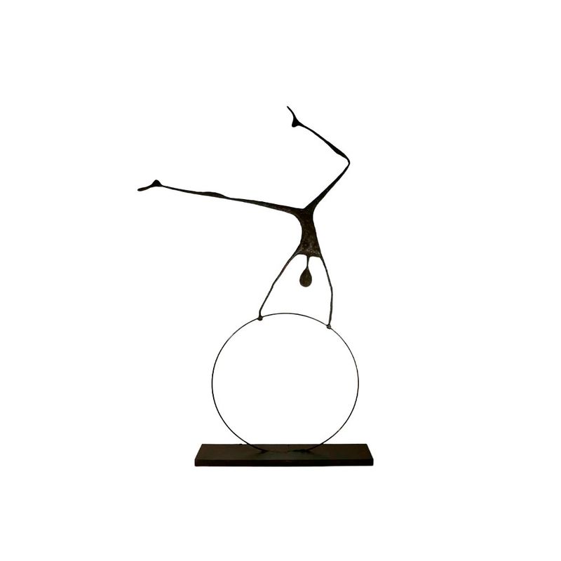H1136-Figura-Humana-Sobre-Aro-400-80-Negro
